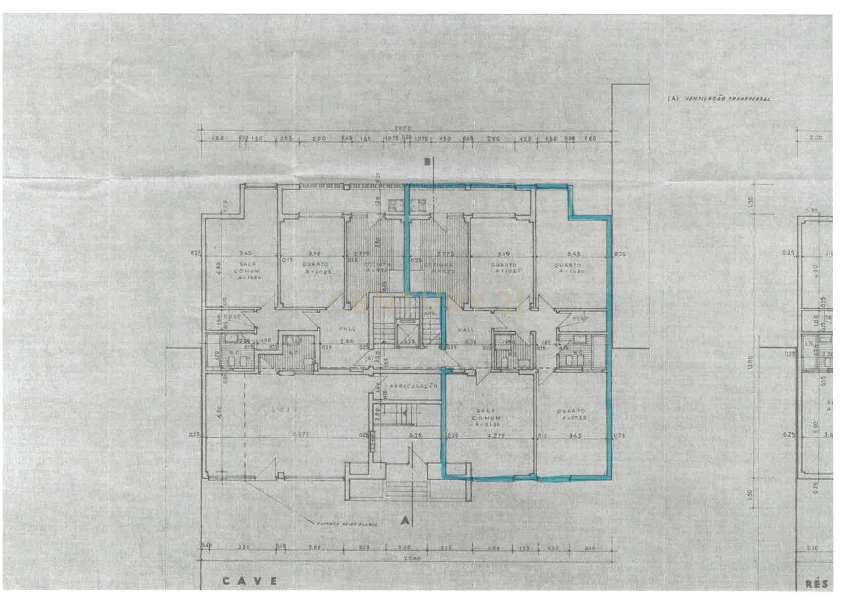Apartamento de tipologia T3, com cerca de 115 m2, 2 WC, despensa, localizado numa das artérias principais da cidade de Odivelas, mais concretamente na Rua Professor Dr. Augusto Abreu Lopes. - Image 32